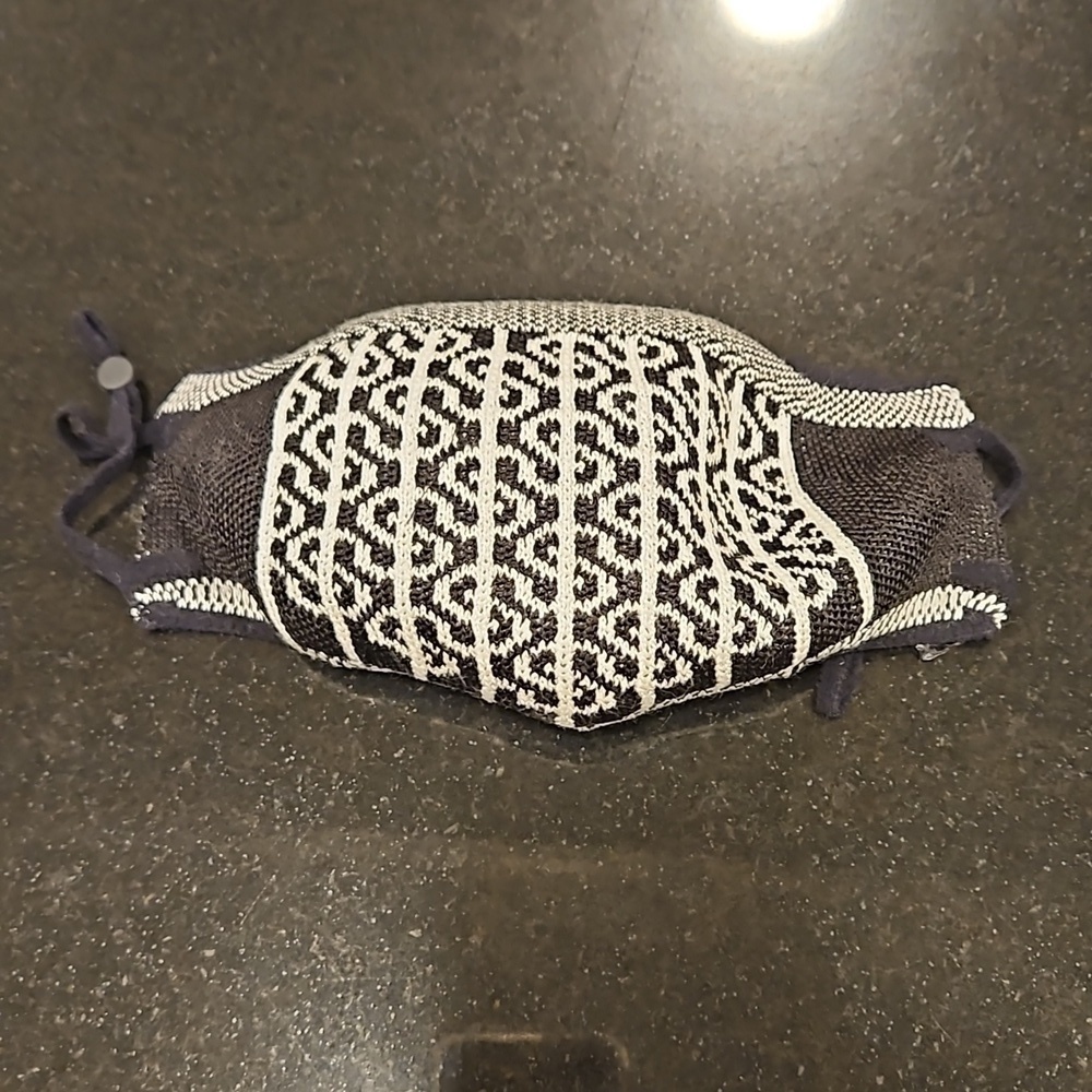 💕ST JOHN💕 Icon Knit Face Mask ~ Black & White Logo Print NWT